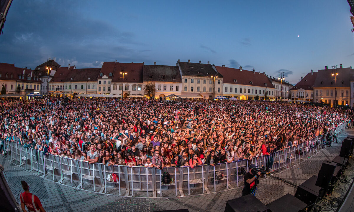 sibiul sărbătorește în piața mare cea de-a cincea ediție sibiu music fest