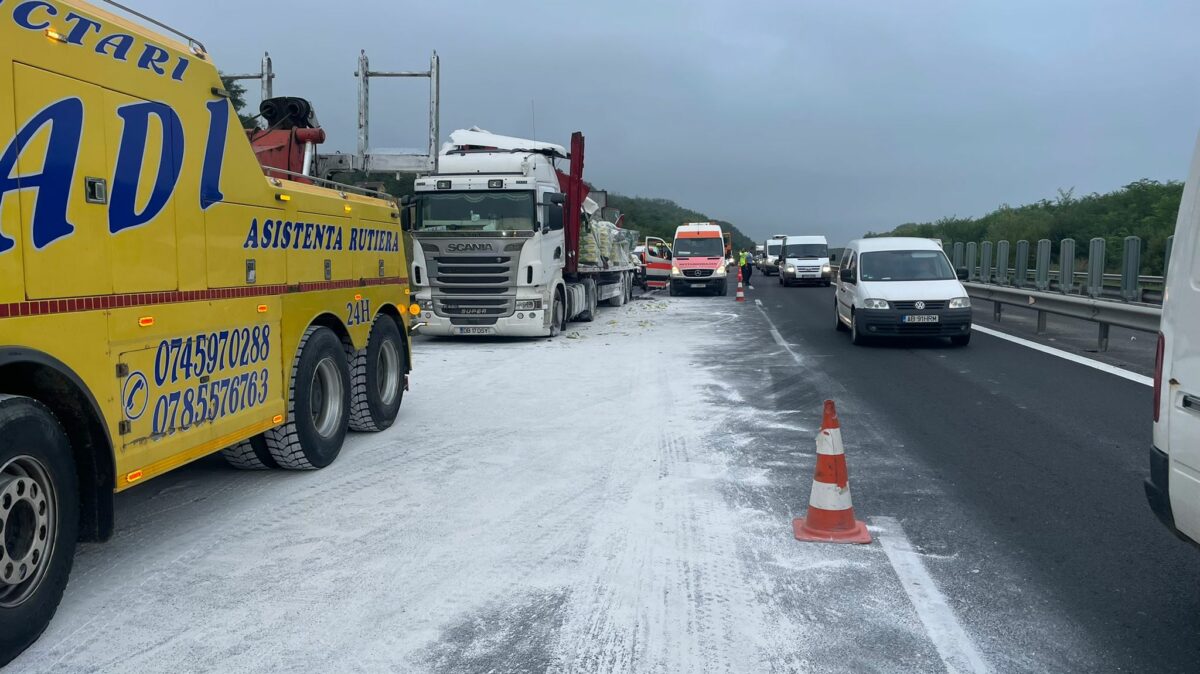 foto: tamponare între două tir-uri pe autostradă la săliște - se circulă îngreunat