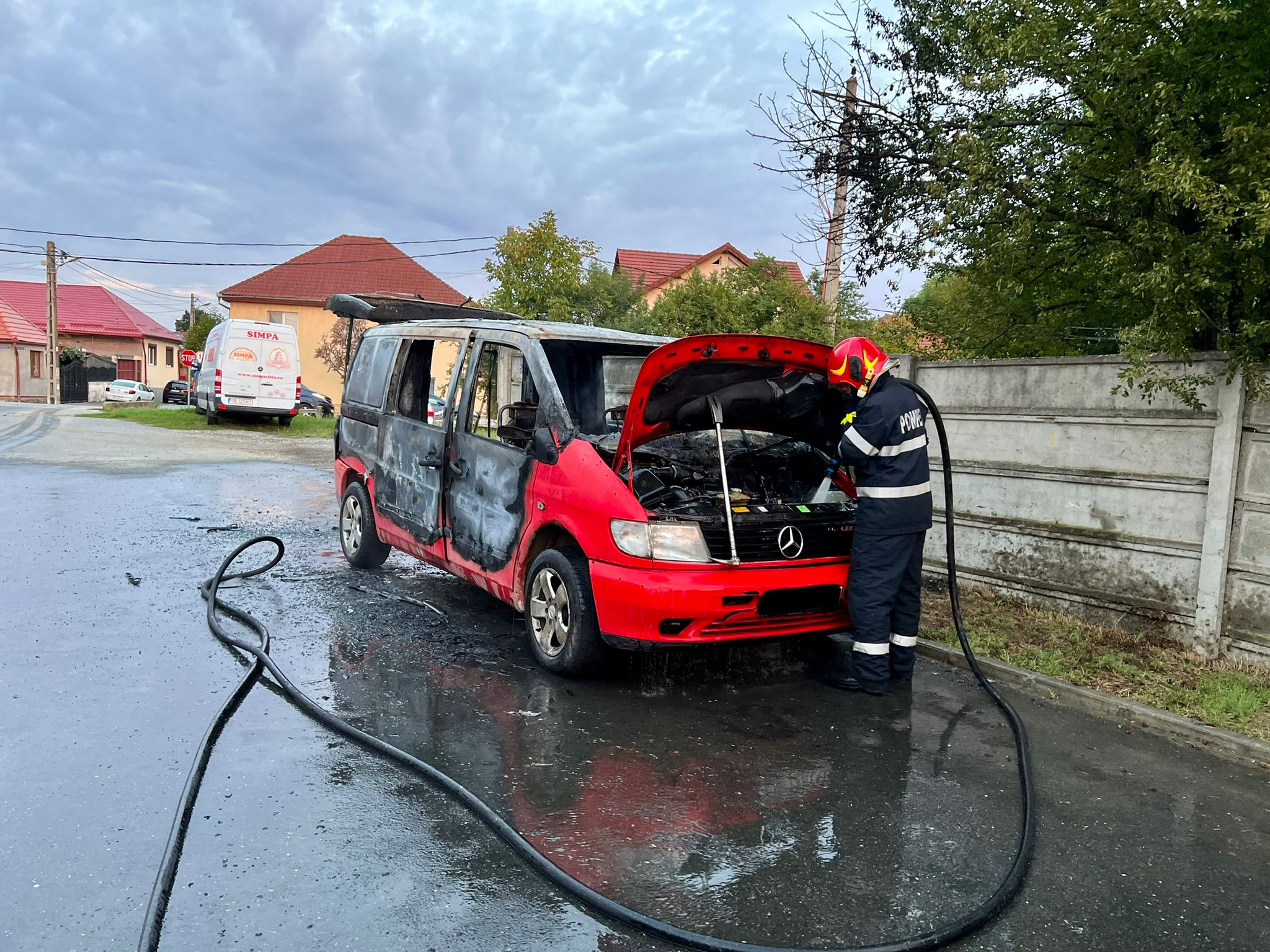 Incendiu auto pe o stradă din Sibiu - Focul, pus intenționat