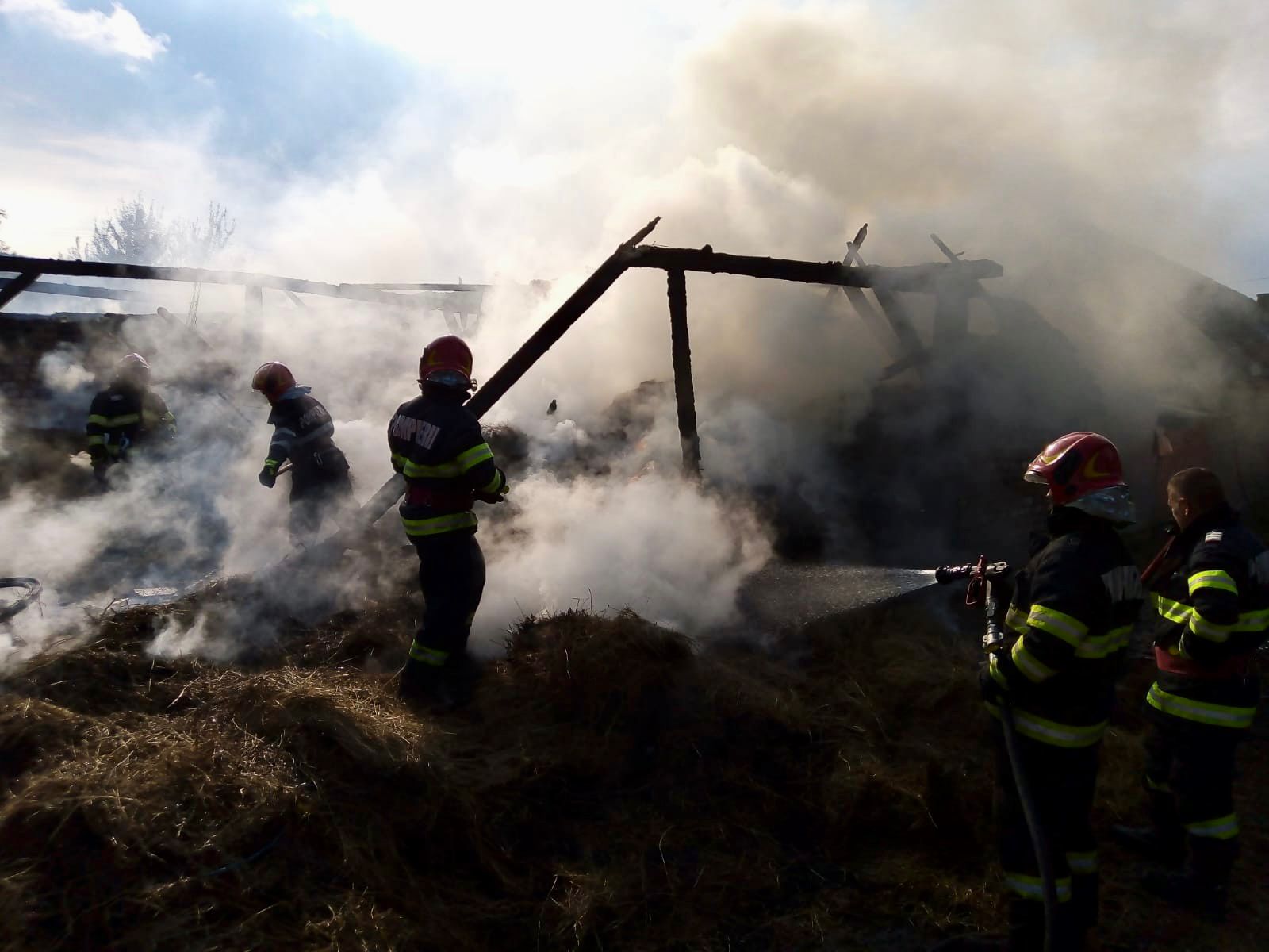 Incendiu de proporții în Boian - Bărbat găsit carbonizat