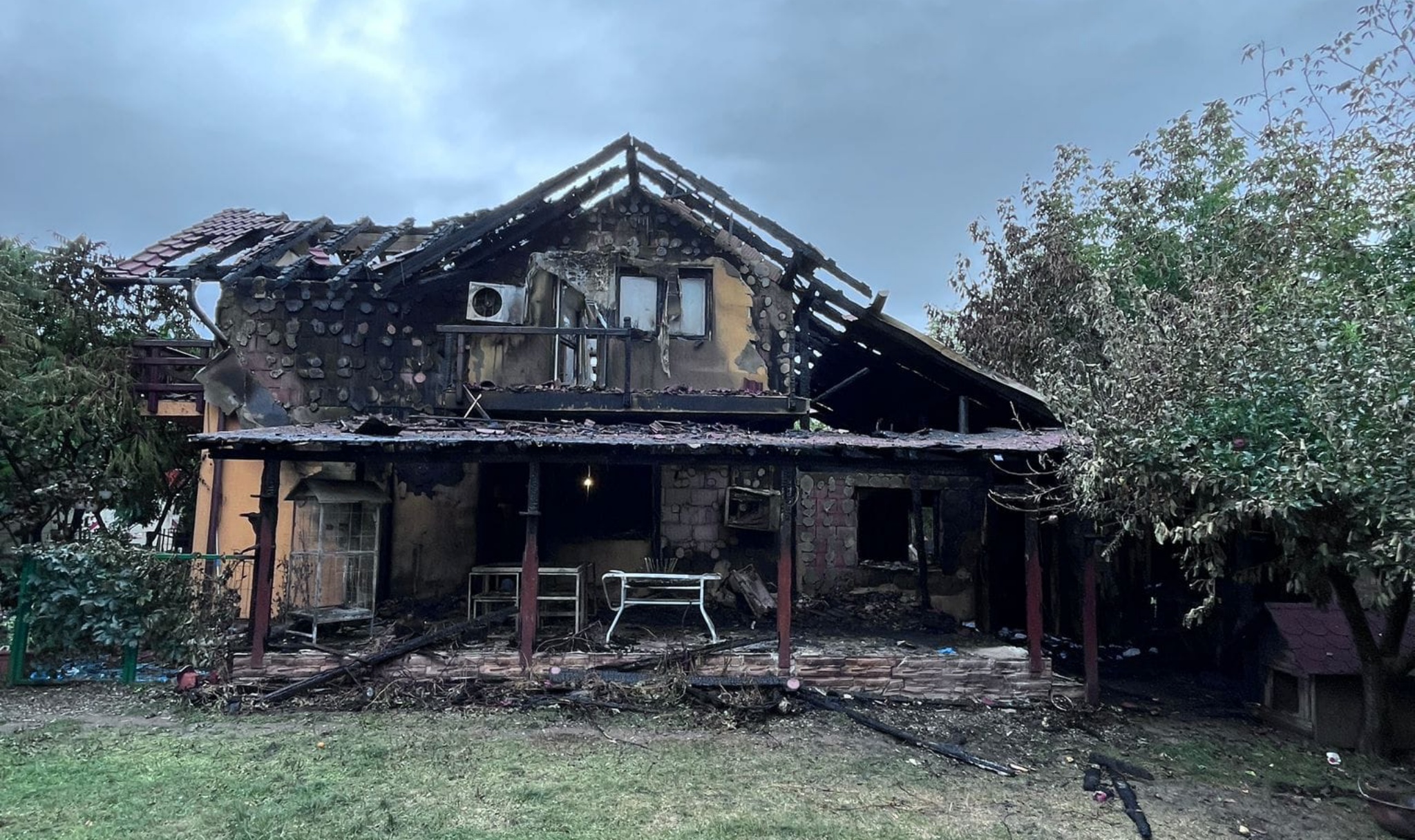 pompierul din sibiu care a incendiat casa fostei iubite, condamnat la închisoare - a băut o bere înainte să aprindă focul