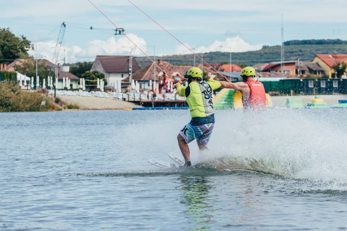 competiție internațională de schi nautic și wakeboard pe lacul lui binder