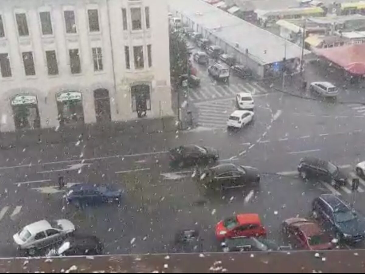 VIDEO: Ploaie cu gheață în Sibiu - Meteorologii anunță că vremea se încălzește în weekend