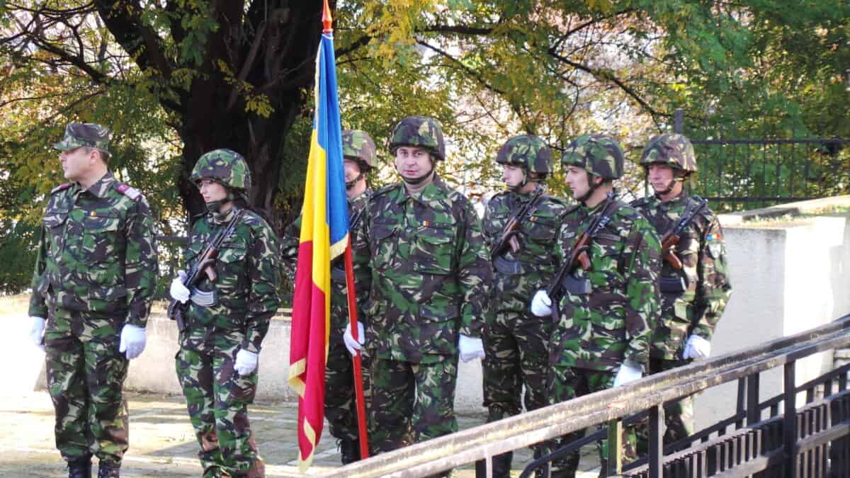 ziua armatei româniei sărbătorită în școlile din mediaș