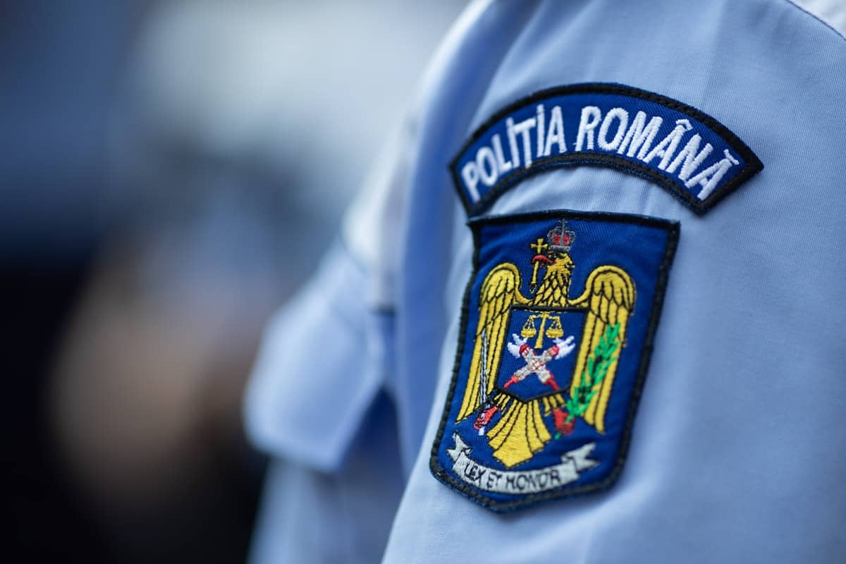 poliția română cumpără răngi și ciocane - sunt necesare pentru descinderi și percheziții