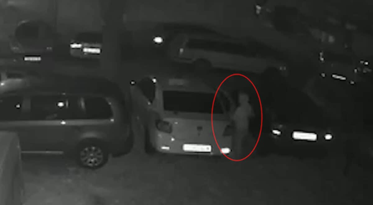 video - furt din taxi în țiglari - hoțul a luat tot ce a găsit