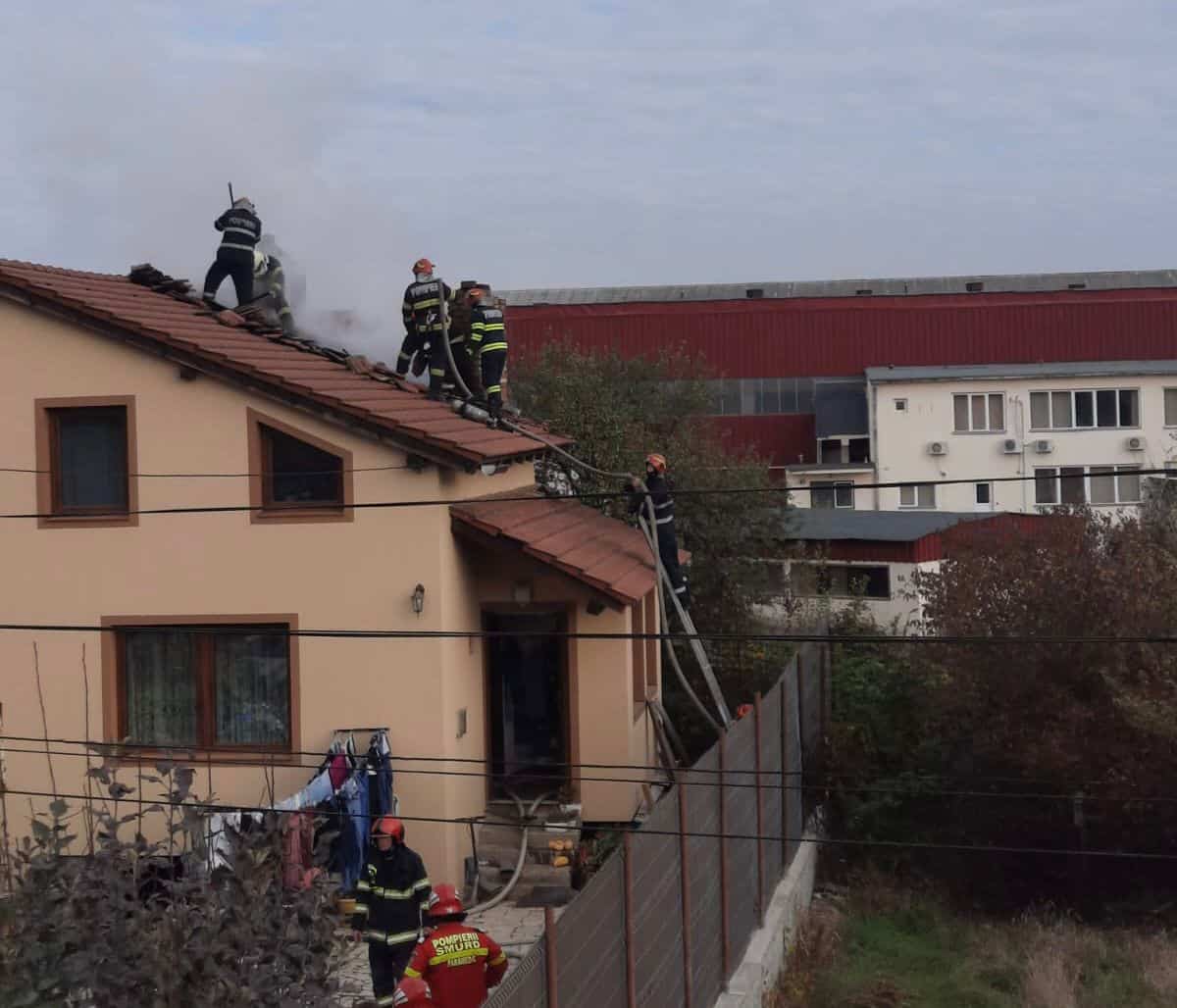 foto: locuințe din sibiu și presaca cuprinse de flăcări - pompierii trag un semnal de alarmă