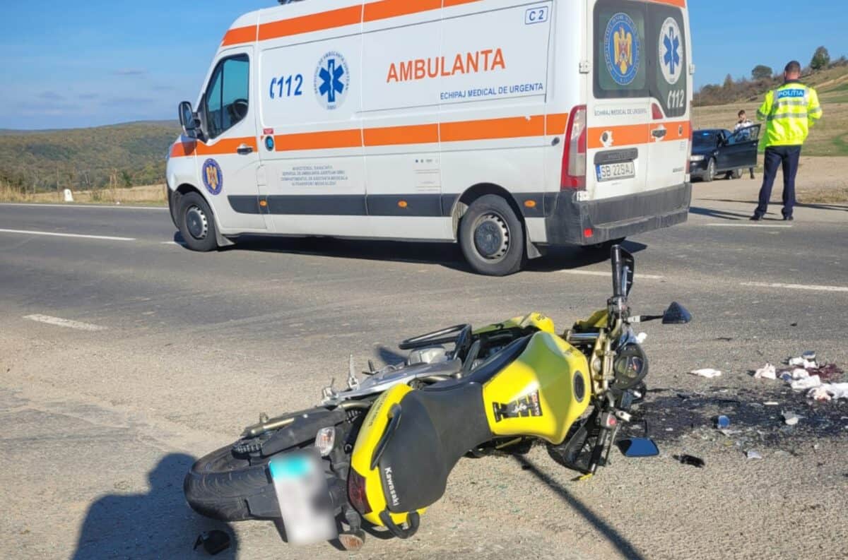 FOTO: Motociclist lovit de o mașină între Șura Mare și Slimnic - A fost transportat la spital