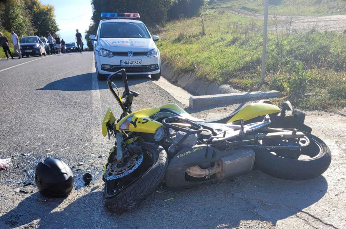 FOTO: Motociclist lovit de o mașină între Șura Mare și Slimnic - A fost transportat la spital