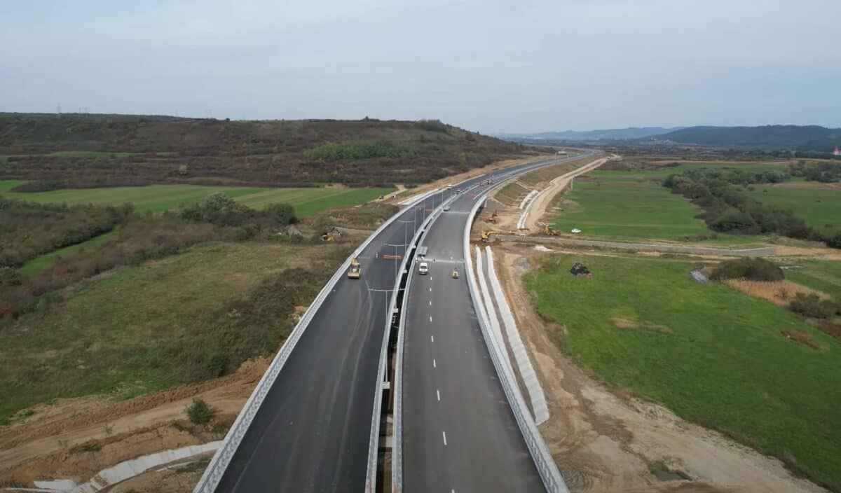 video - imagini noi de pe autostrada sibiu - boița. tronsonul este aproape finalizat
