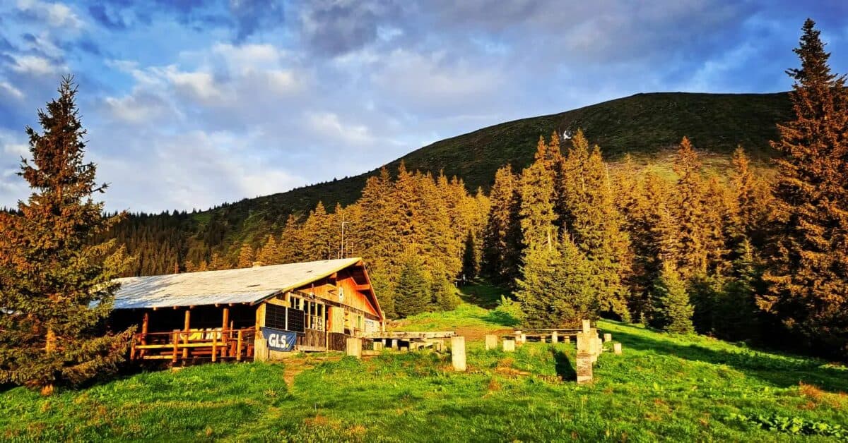 se închide cabana bârcaciu din munții făgăraș - proprietar: „nu avem respect din partea unora dintre turiști”