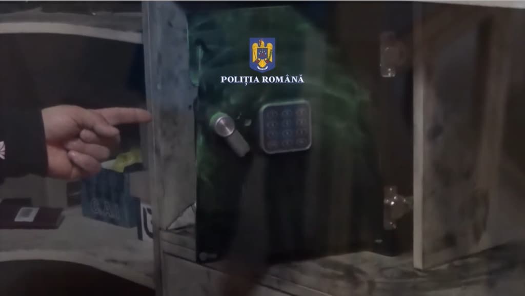 video bărbat prădat în timp ce se afla în concediu - hoții au furat peste 110.000 de euro dintr-un seif