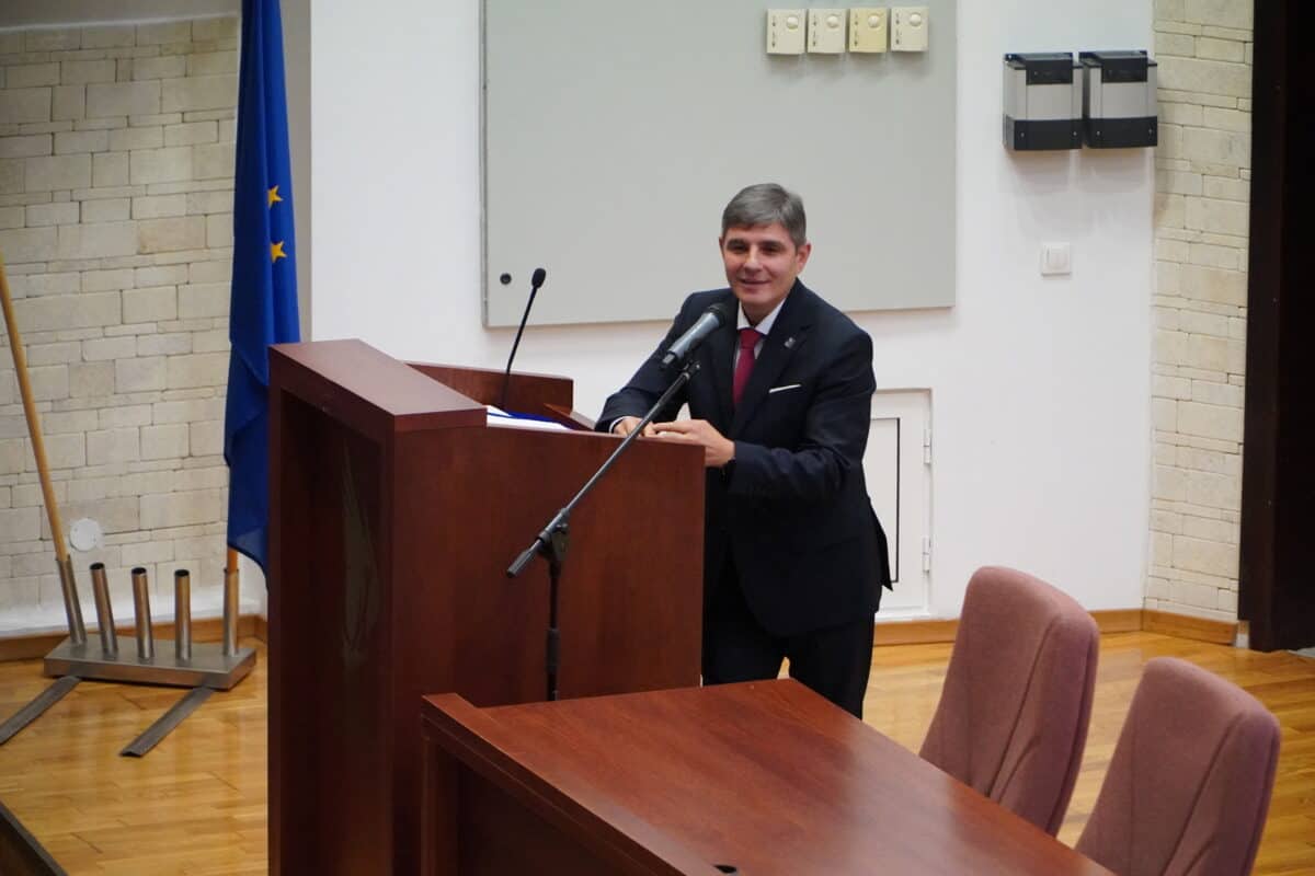 sorin radu, ales din nou rector la universitătii "lucian blaga". a obținut aproape 500 de voturi "pentru"