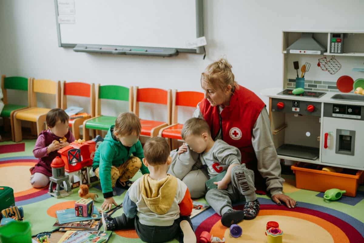foto - crucea roșie a inaugurat prima grădiniță pentru copiii ucraineni din sibiu
