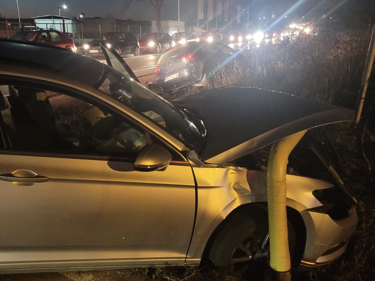 FOTO: Accident la ieșire din Sibiu spre Mediaș - O persoană rănită