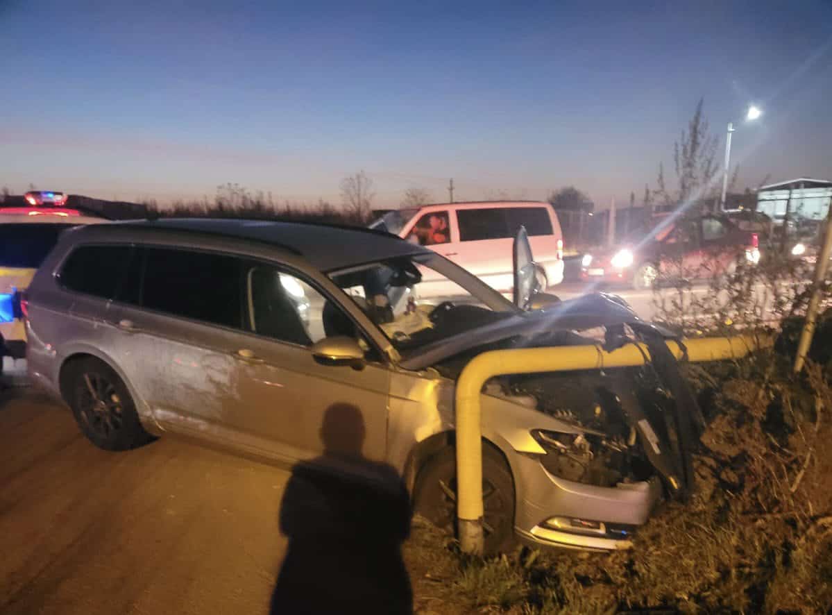 FOTO: Accident la ieșire din Sibiu spre Mediaș - O persoană rănită