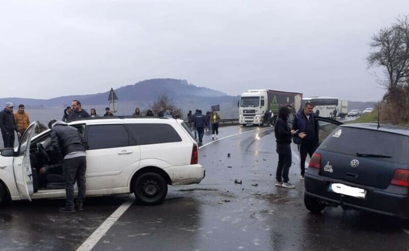 foto sibian implicat într-un accident rutier în județul mureș - a fost transportat la spital