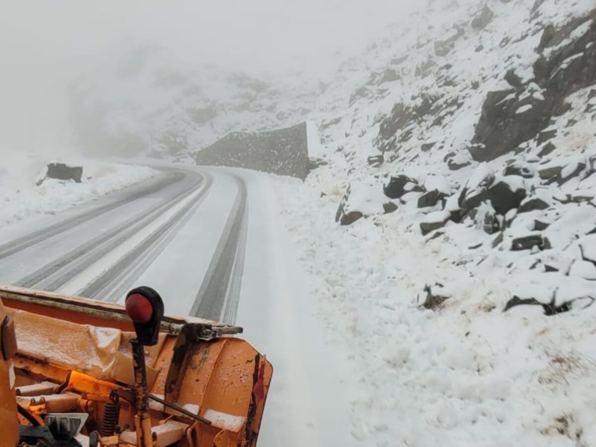 video foto: ninge pe transfăgărășan, însă drumul nu se închide - „nu există probleme de siguranță a traficului”