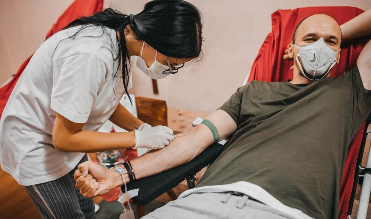patru studente din sibiu demarează o campanie de donare de sânge - „vrem să strângem în jur de 100 de persoane”