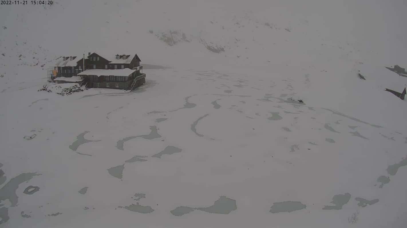 video prima ninsoare din această iarnă la păltiniș - zăpadă de peste zece centimetri