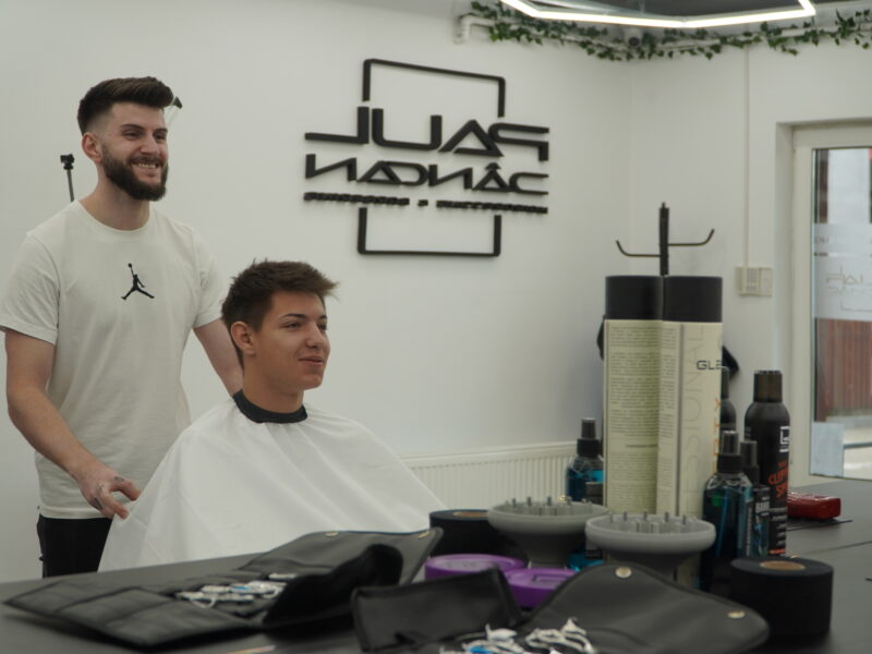 video paul dâncan hairdressing&barbering, cea mai nouă frizerie din sibiu - salonul cu cei mai "răsfățați" clienți