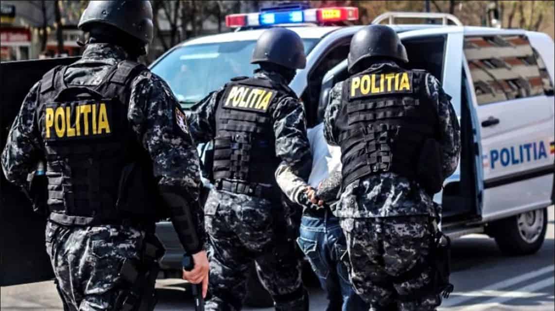 percheziții la sibiu - suspecții au cumpărat arme prin firme de curierat din spania