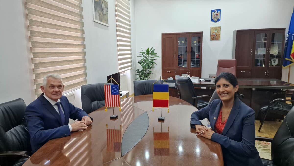 Paloma Gonzalez, adjunct al consilierului politic al Ambasadei SUA în România, în vizită la Instituţia Prefectului Sibiu