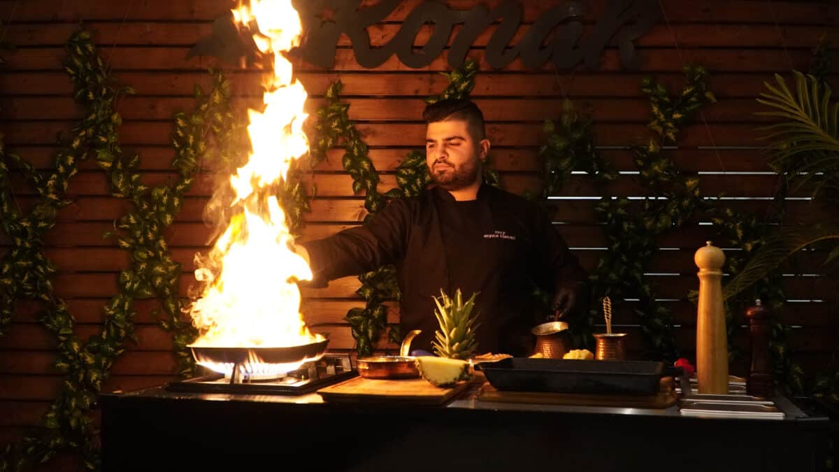 foto video poveștile bucătarilor sibiului – heysem toprakli gătește regește la ”konak” - „am fost bucătar șef într-un hotel mare din cipru”