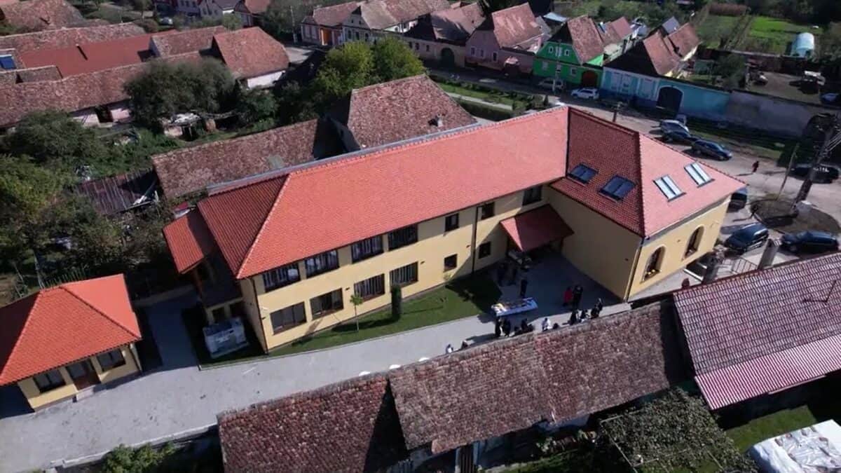 video - așa arată cea mai modernă școală din țară, construită de primarul psd nicolae lazăr la valchid (c.p.)