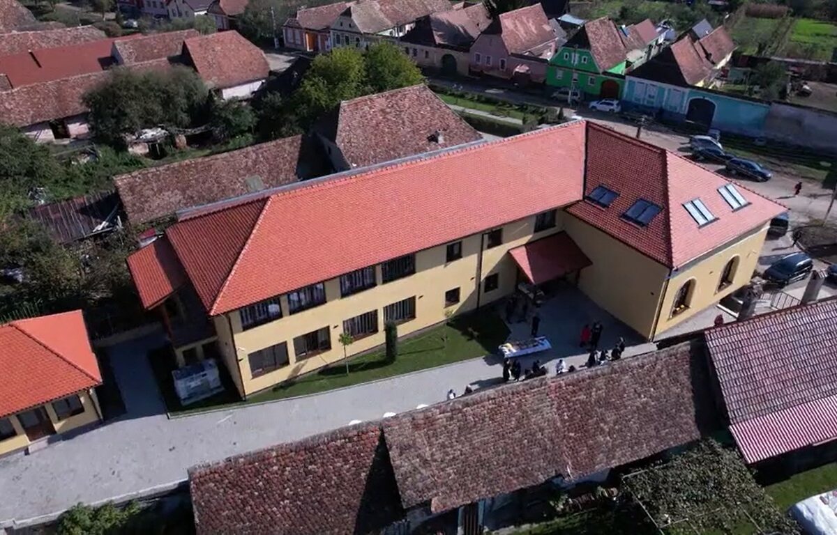 video - așa arată cea mai modernă școală din țară, construită de primarul psd nicolae lazăr la valchid (c.p.)