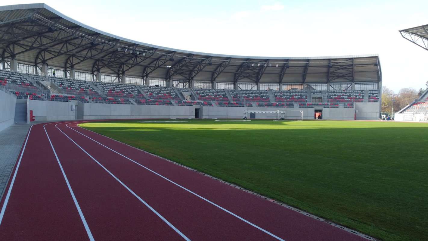 EXCLUSIV VIDEO FOTO: Turul arenei de cinci stele a Sibiului - Cum arată tribunele, gazonul și interiorul Stadionului Municipal