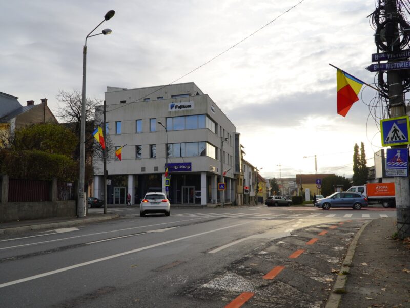 video: trafic reconfigurat pe strada transilvaniei - trei benzi de mers și parcări desființate