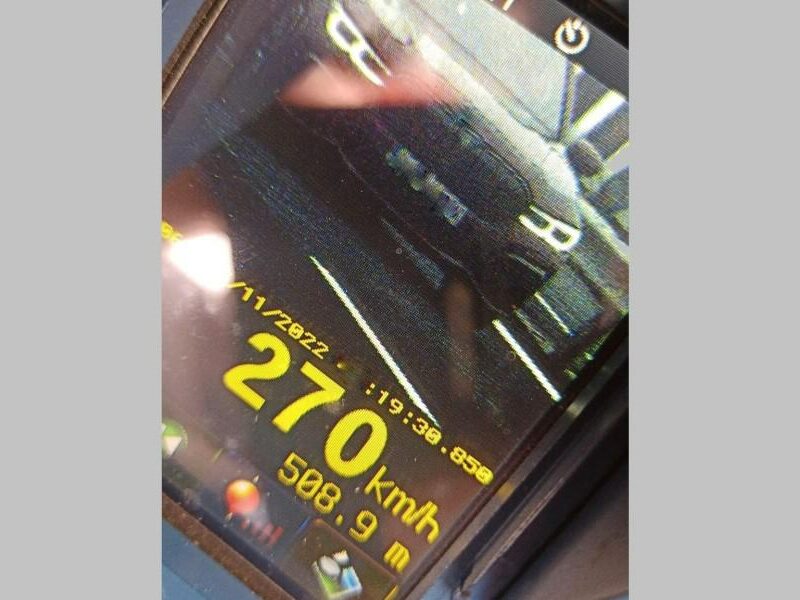 șofer prins în timp ce gonea cu un bolid de lux pe autostrada - a dat în radar cu 270 de kilometri pe oră
