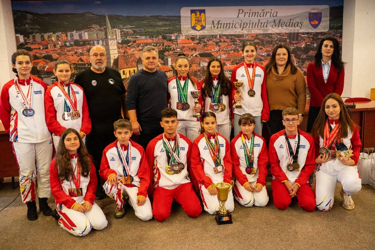 FOTO Cadouri de la Primăria Mediaș pentru sportivii de la Ippon