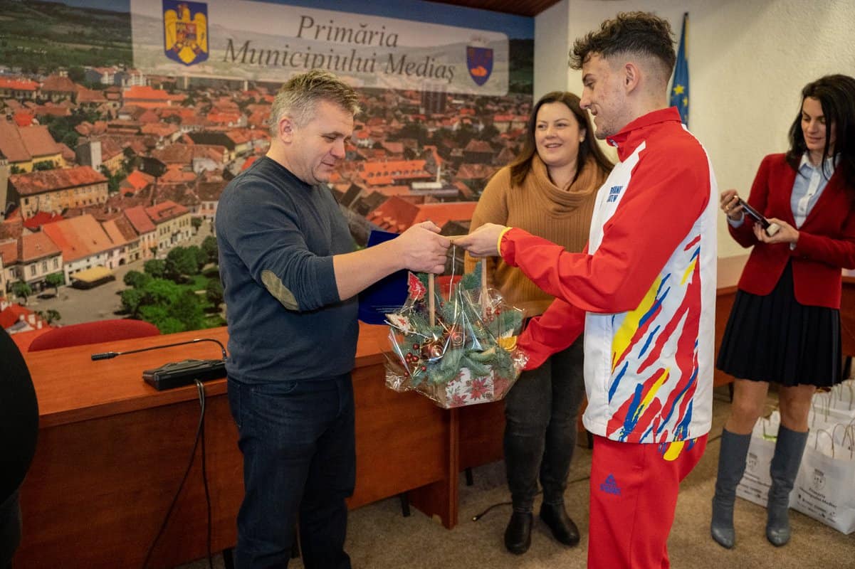 FOTO Cadouri de la Primăria Mediaș pentru sportivii de la Ippon