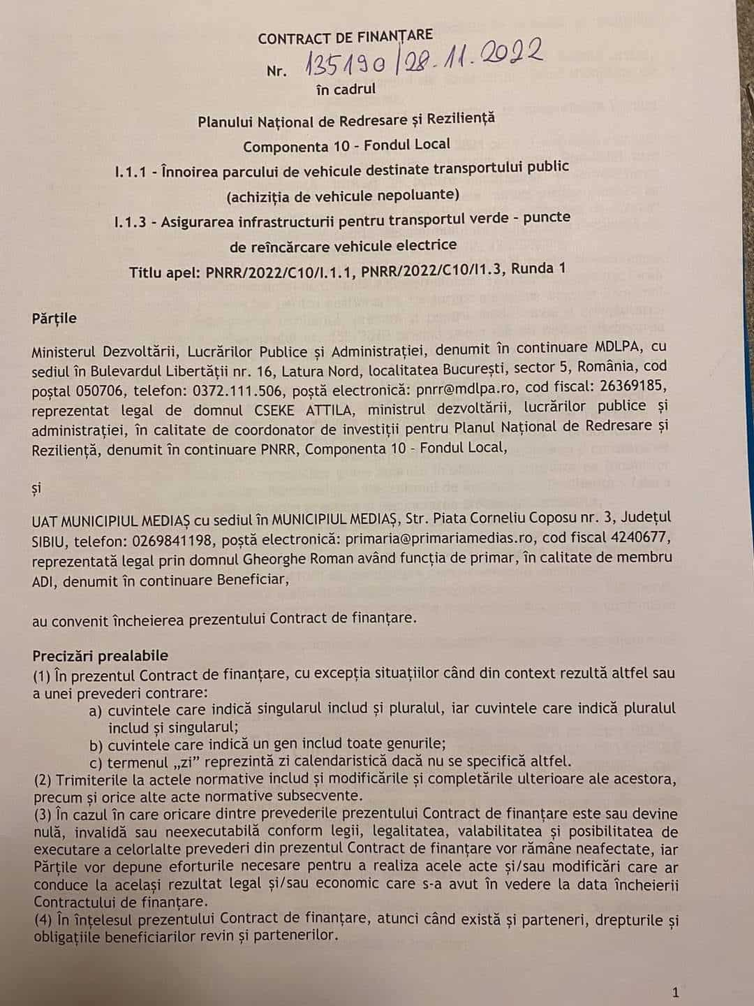 Au fost semnate contractele privind „Înnoirea parcului de vehicule destinate transportului public – Stații de încărcare autobuze și microbuze“ și „Dezvoltarea serviciului public local în zona funcțională a ADI NORD TRANS“ la Mediaș