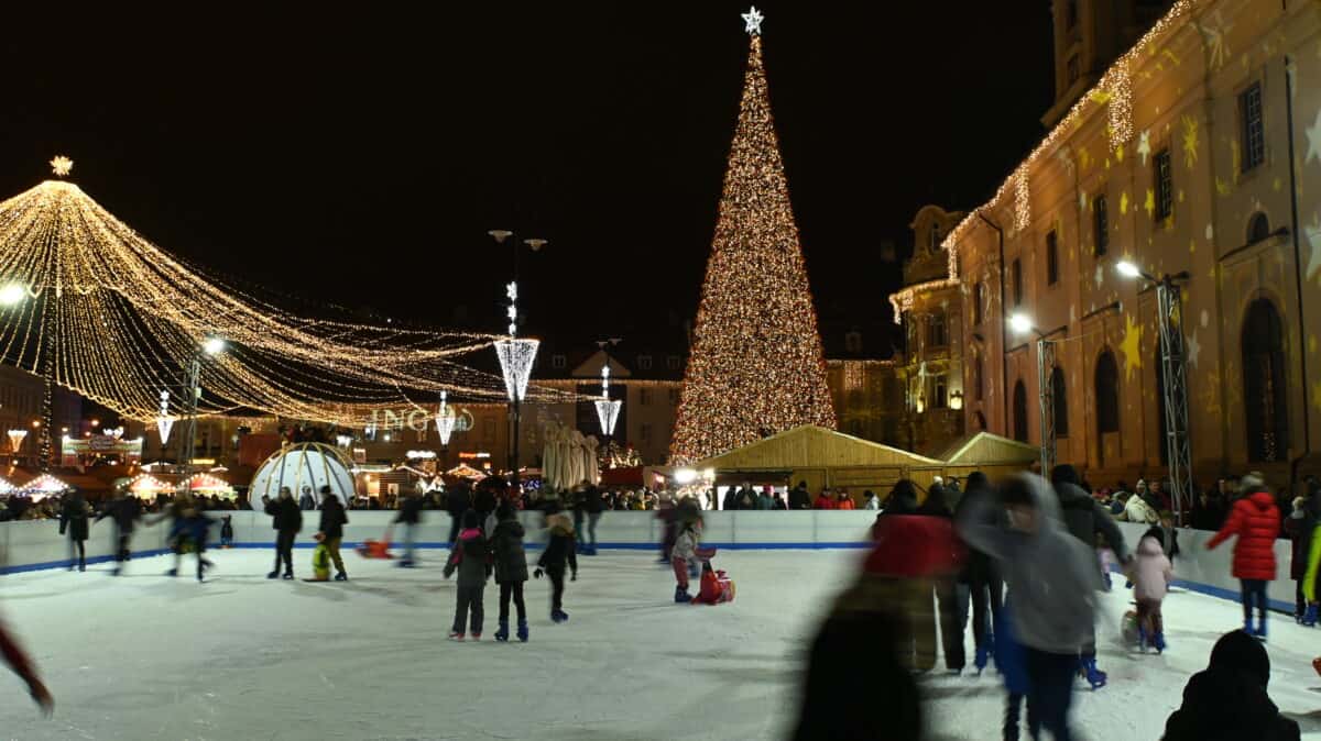 video și galerie foto - programul patinoarelor din sibiu și împrejurimi - cât costă distracția pe gheață iarna aceasta