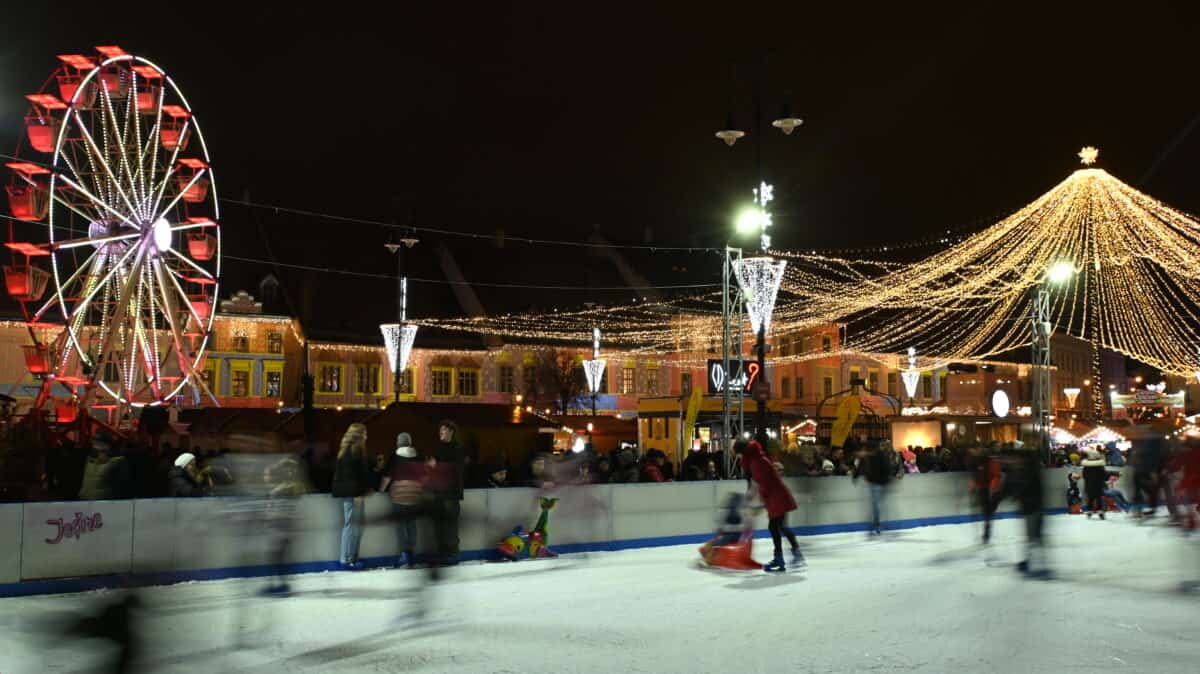 video și galerie foto - programul patinoarelor din sibiu și împrejurimi - cât costă distracția pe gheață iarna aceasta