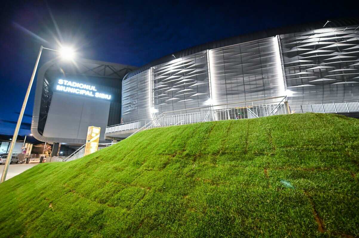 video foto: stadionul municipal a fost redeschis - cum arată „bijuteria” sibiului de peste 200 milioane lei