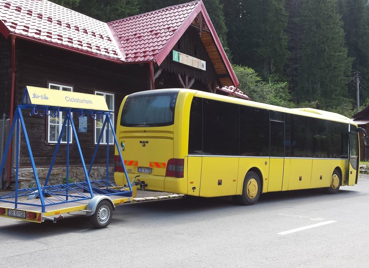 Absurd - Rășinărenii nevoiți să meargă la Sibiu ca să ia autobuzul de Păltiniș - Tursib susține că are voie să facă transport doar în oraș, dar are stații și în Șelimbăr