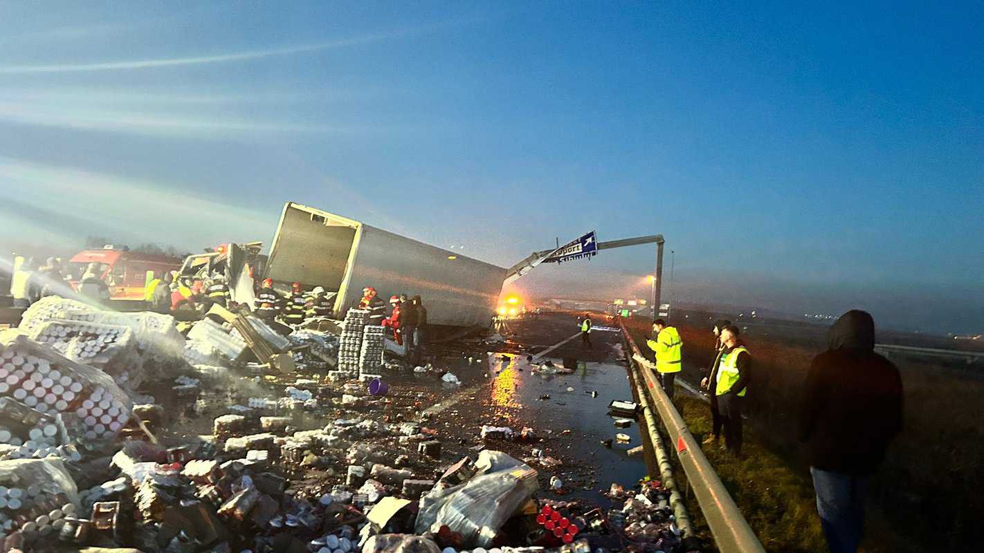 VIDEO: Accident grav pe autostradă la Sibiu - Șofer de camion decedat