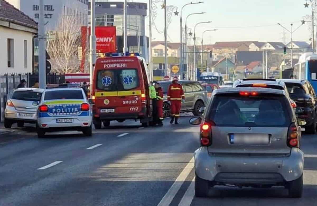foto: accident cu trei victime pe șoseaua alba iulia - un șofer nu a acordat prioritate