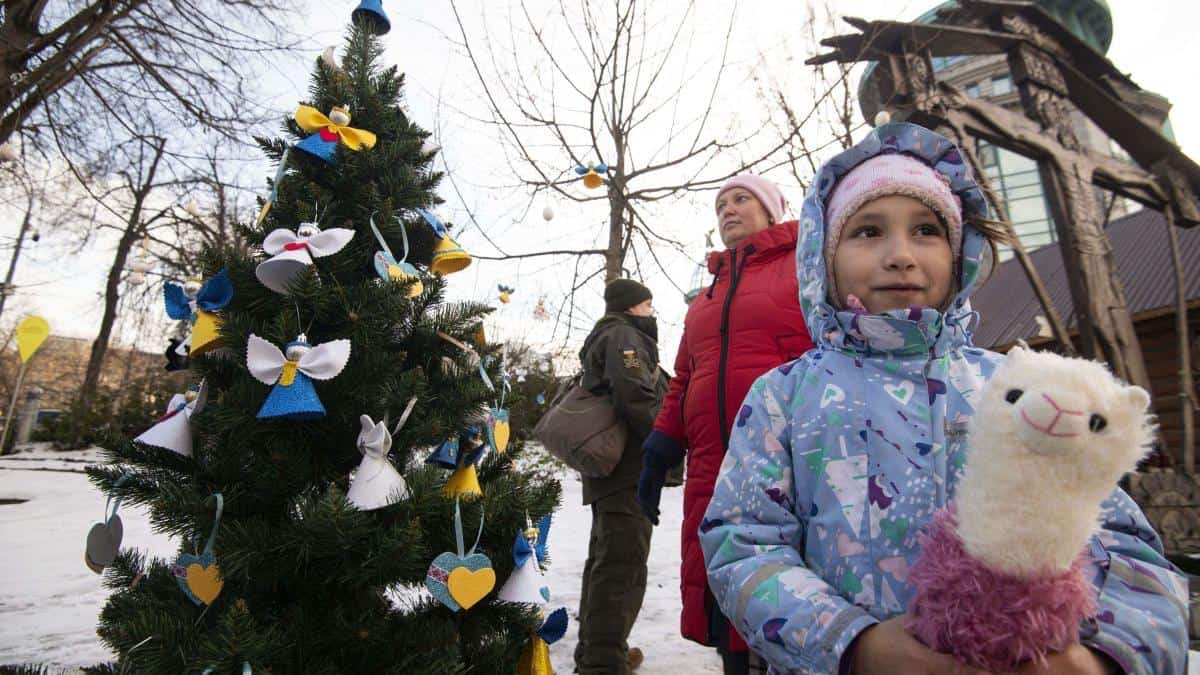 ucraina renunță la crăciunul pe rit vechi și îl sărbătoresc „în avans”, pentru a se distanța de rusia