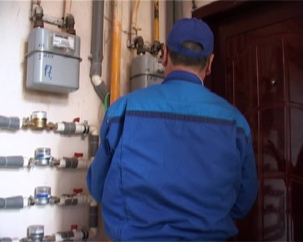 doi brașoveni au înșelat o femeie de 82 de ani din sibiu - s-au dat drept angajați la o firmă de gaz