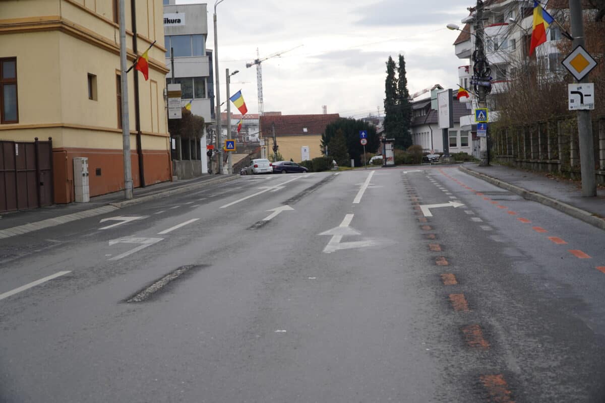 FOTO VIDEO Reabilitare de mântuială - Marcaje rutiere care trebuie corectate în Sibiu