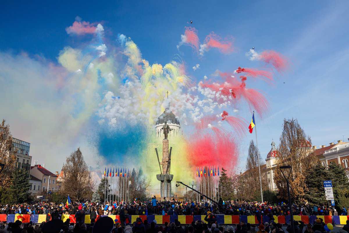 foto video cum a fost sărbătorită ziua națională - parade militare în orașele mari ale țării