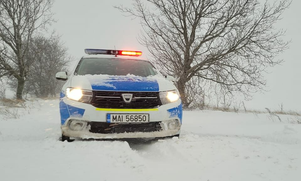 atenție șoferi! circulație îngreunată de zăpadă și lapoviță pe mai multe șosele din românia