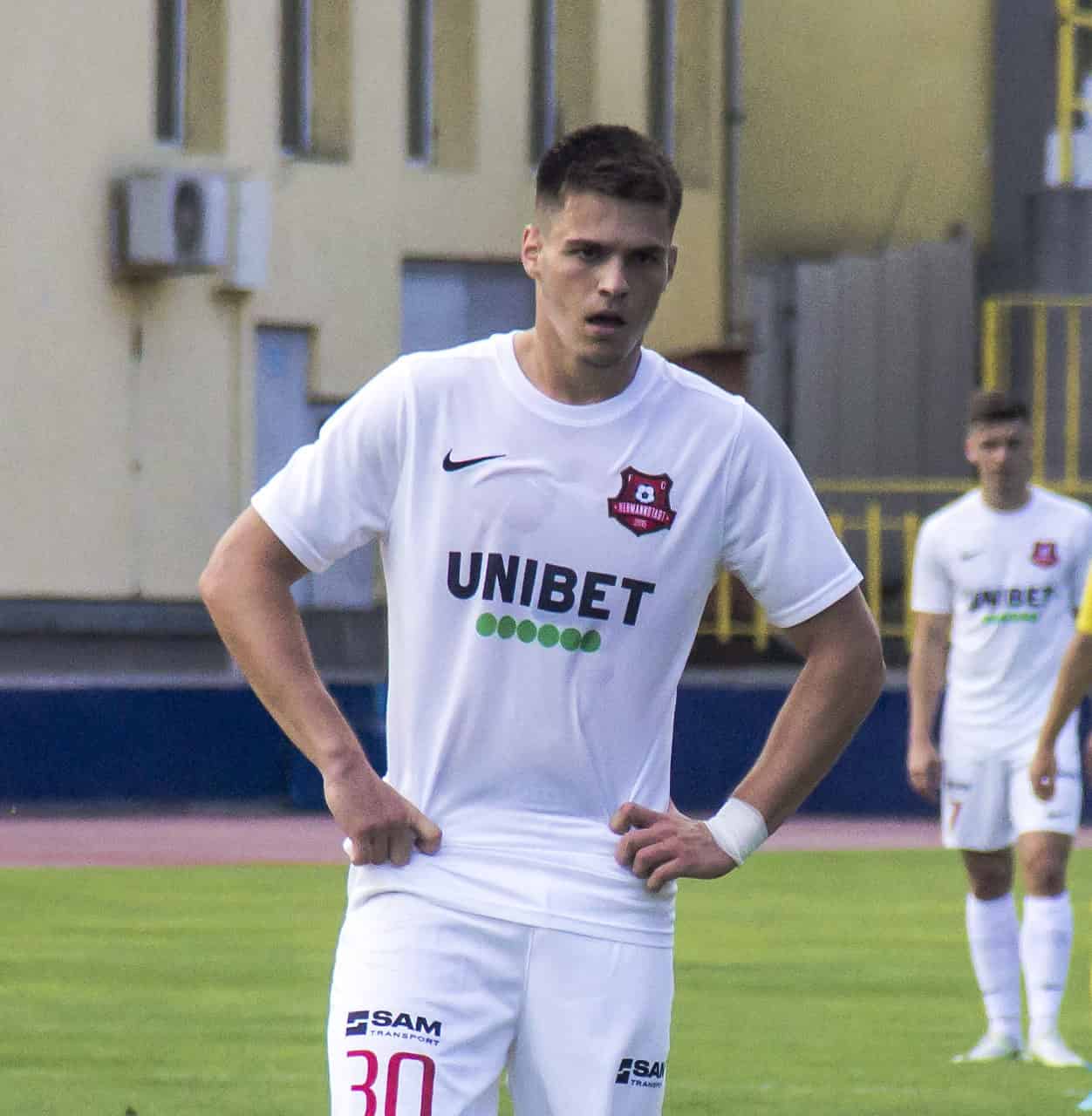 daniel paraschiv nu este disperat să plece de la fc hermannstadt - ”încă jumătate de an la sibiu nu mi-ar prinde rău!”