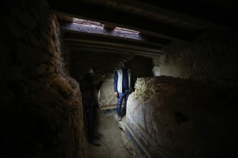 arheologii au descoperit o mumie veche de peste 4.000 de ani - era acoperită cu aur