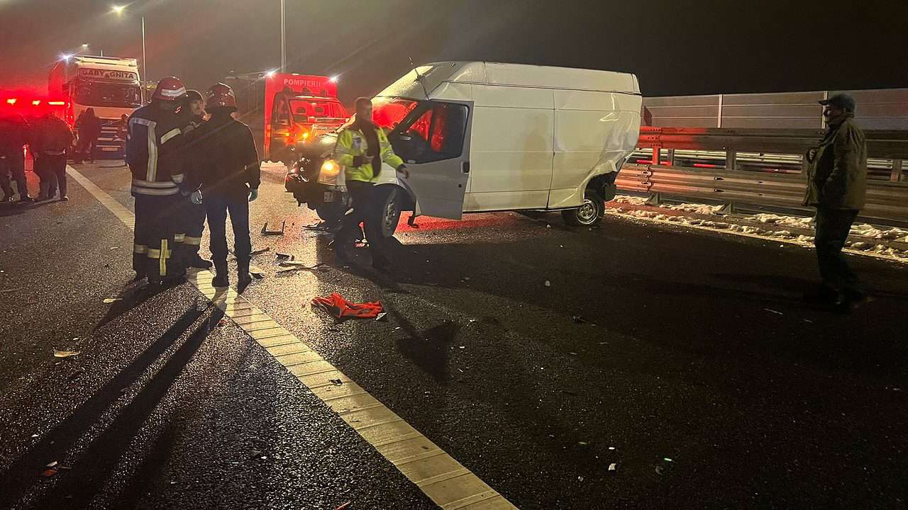 update foto - accident mortal pe autostrada sibiu - boița. șase autoturisme implicate și cel puțin o persoană decedată și alte două rănite video dronă